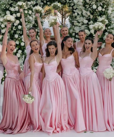 Referência de vestidos em rosa claro